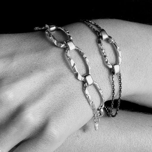Iwa Classic strålende sølv armbånd med et guld led.