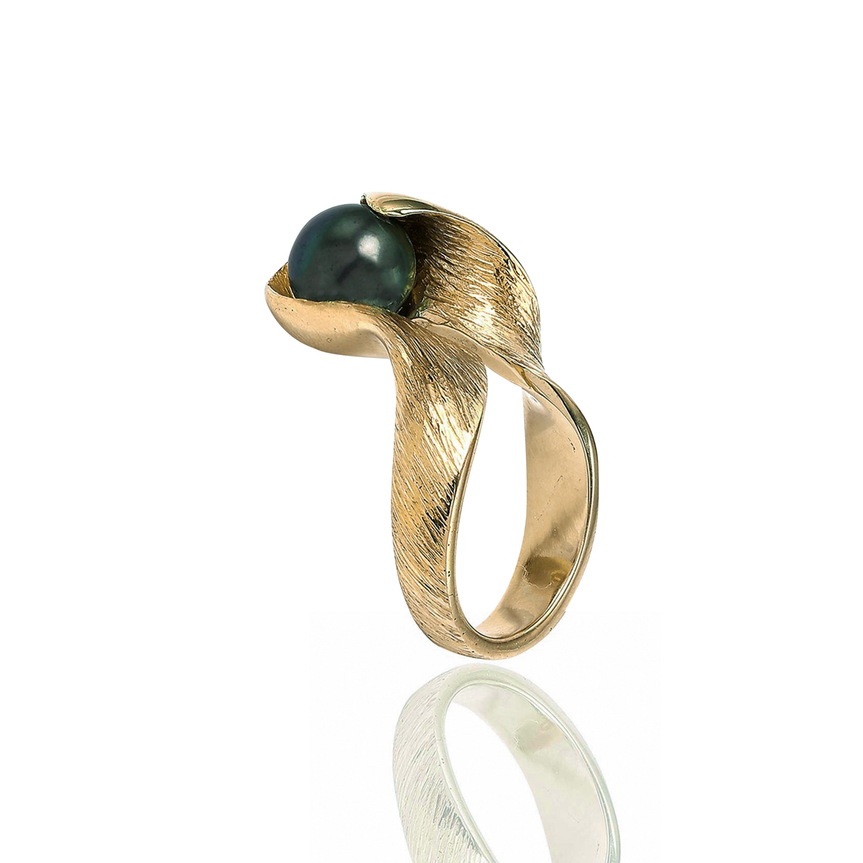 Yuuki Grand udsøgt Tahitiperle ring i guld.