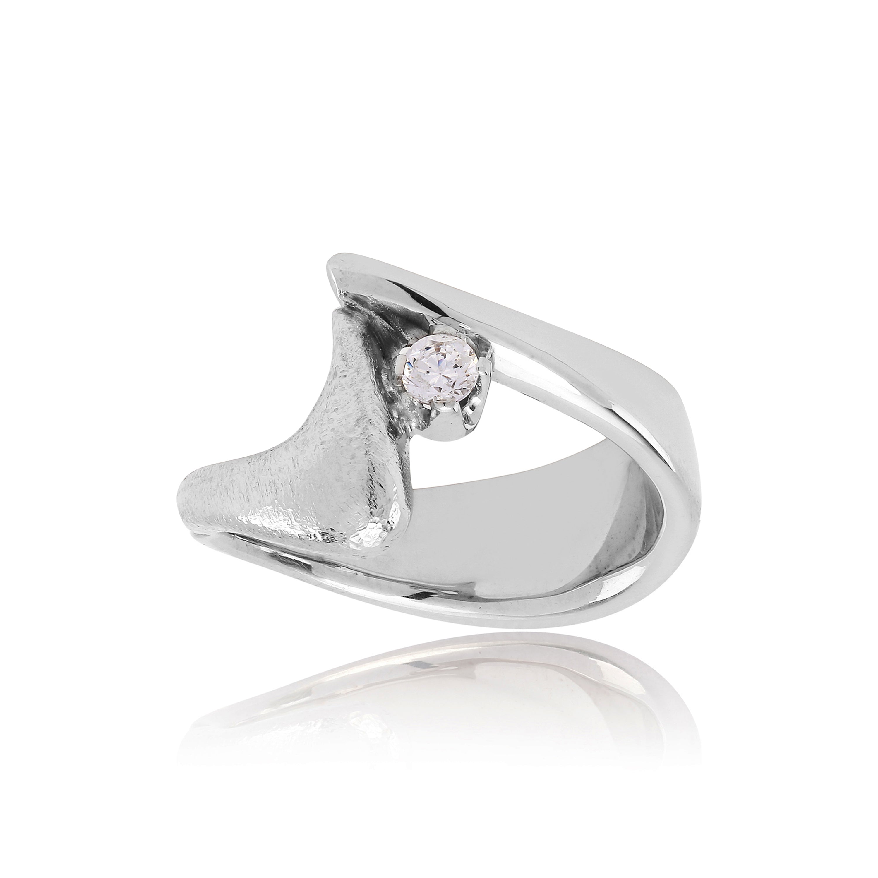 Molai Lucet eksklusiv ring med diamant.
