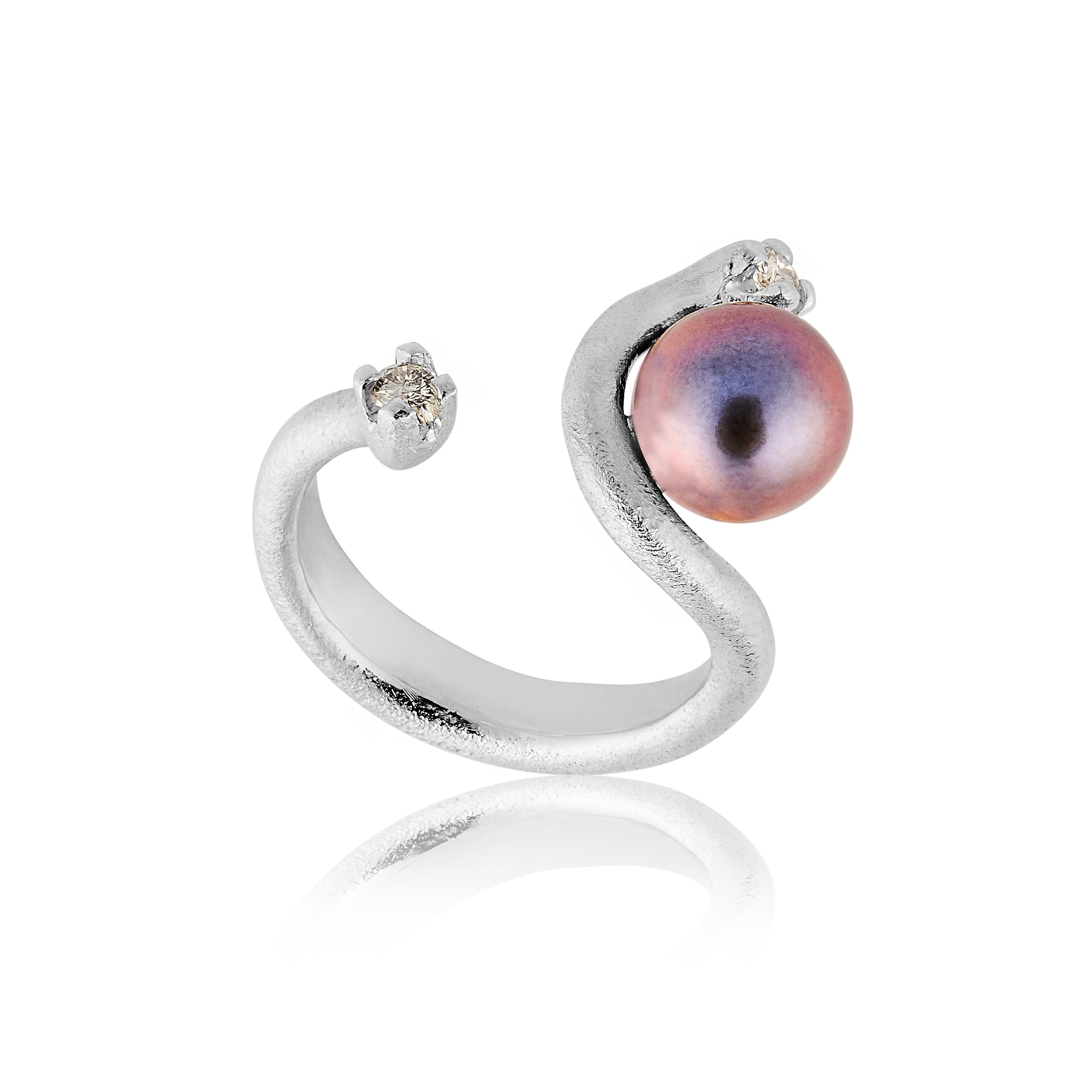 Nami Fantasy smuk sølv ring med perle og dimanter.