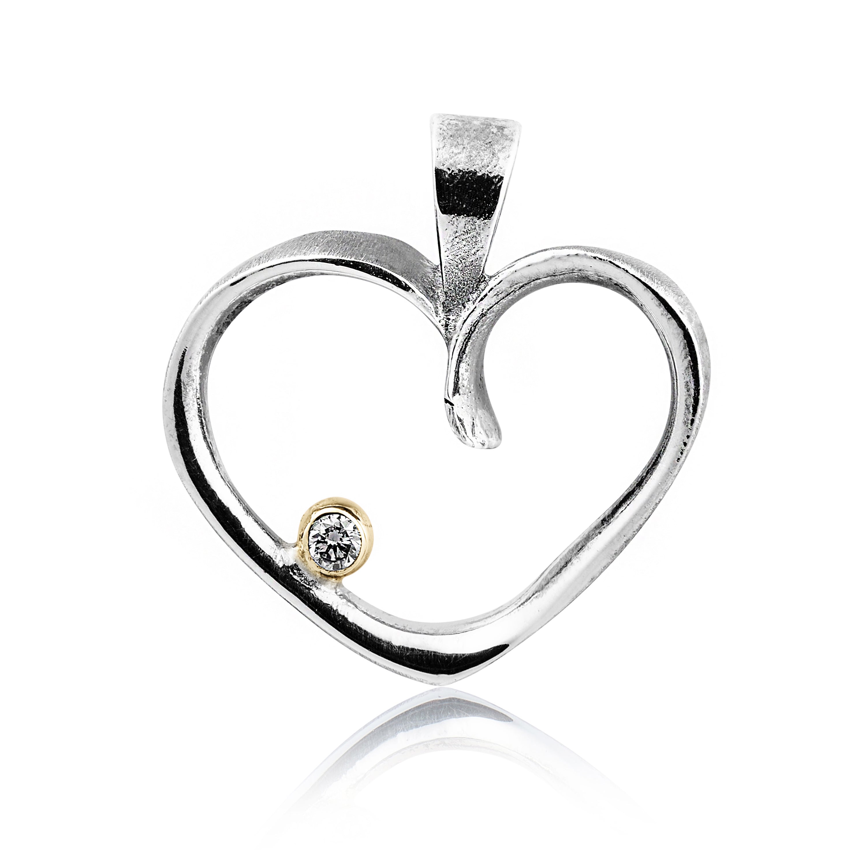 Nami Passion eksklusivt sølv vedhæng med en diamant.