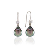 Sirius Classic Brilliant white/gold earrings with diamonds and Tahitian pearls.