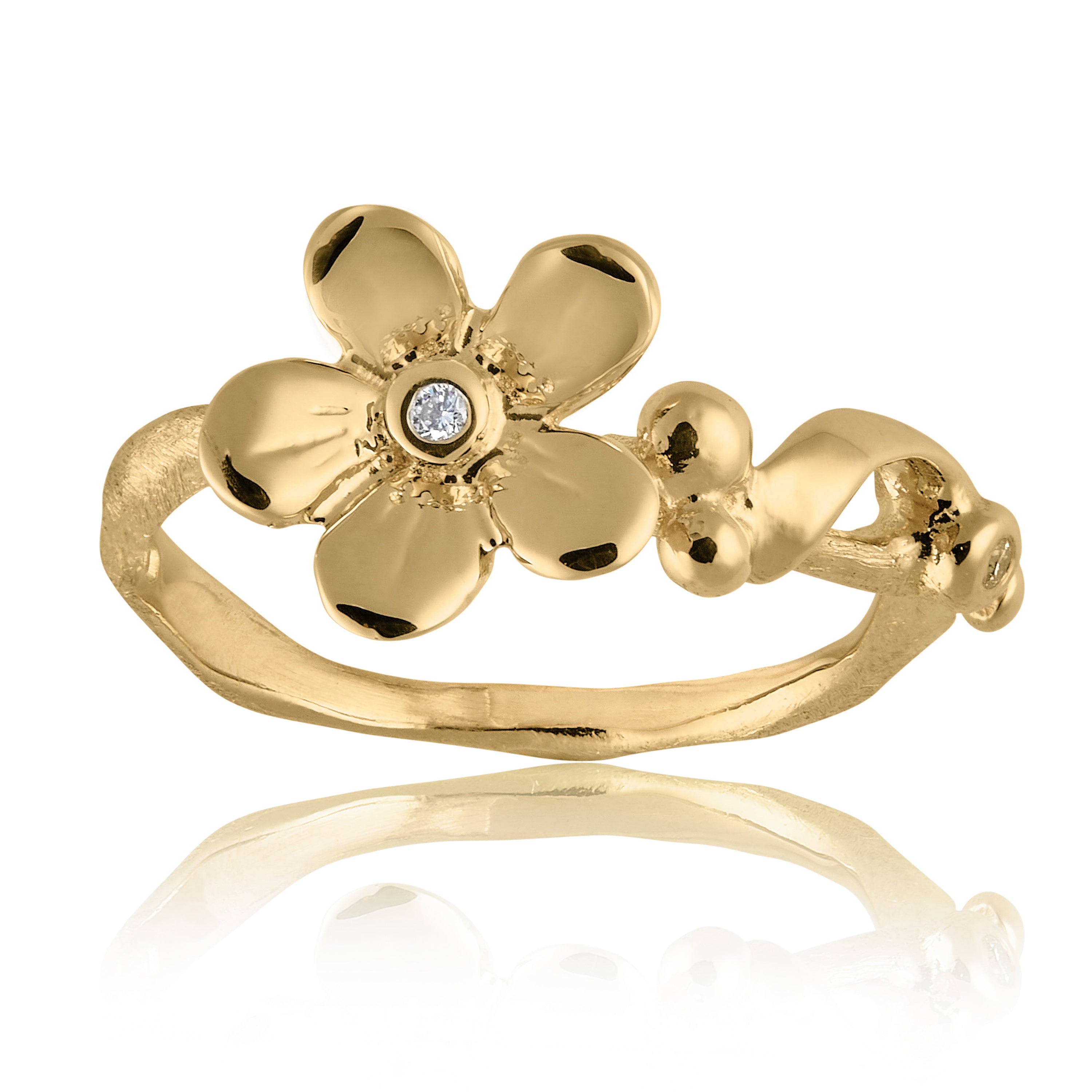 Hanako Petit      Elegant liten guld ring med diamant.