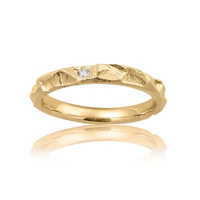 Iwa Classic       udsøgt enkel guld ring med diamant.