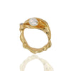 Yuuki Albe     Lyxig guld ring med pärla och diamant.