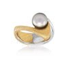 Molai Passion Exclusive white gold and gold ring with Tahitian pearl.
