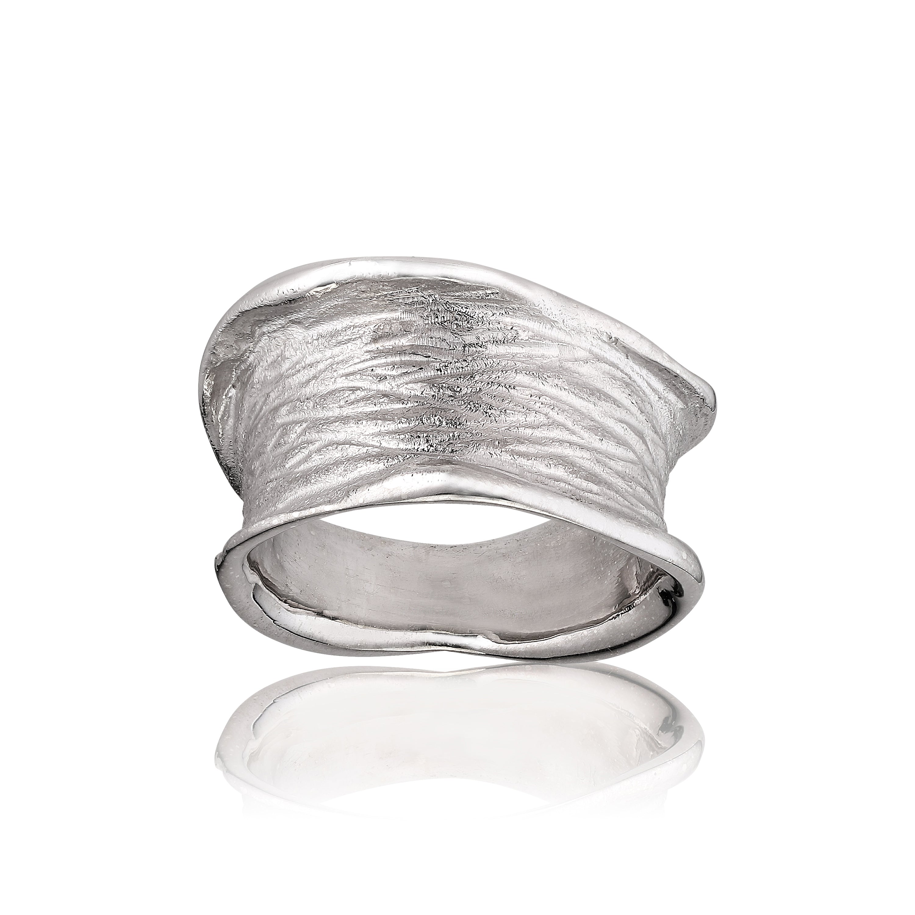 Nami Passion      Utsökt silver ring matt/blank.