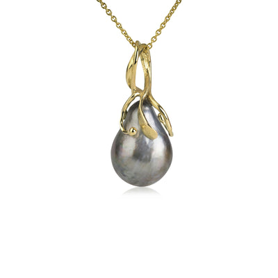 Kairy Grant Majestic gold pendant with a large Tahitian pearl.