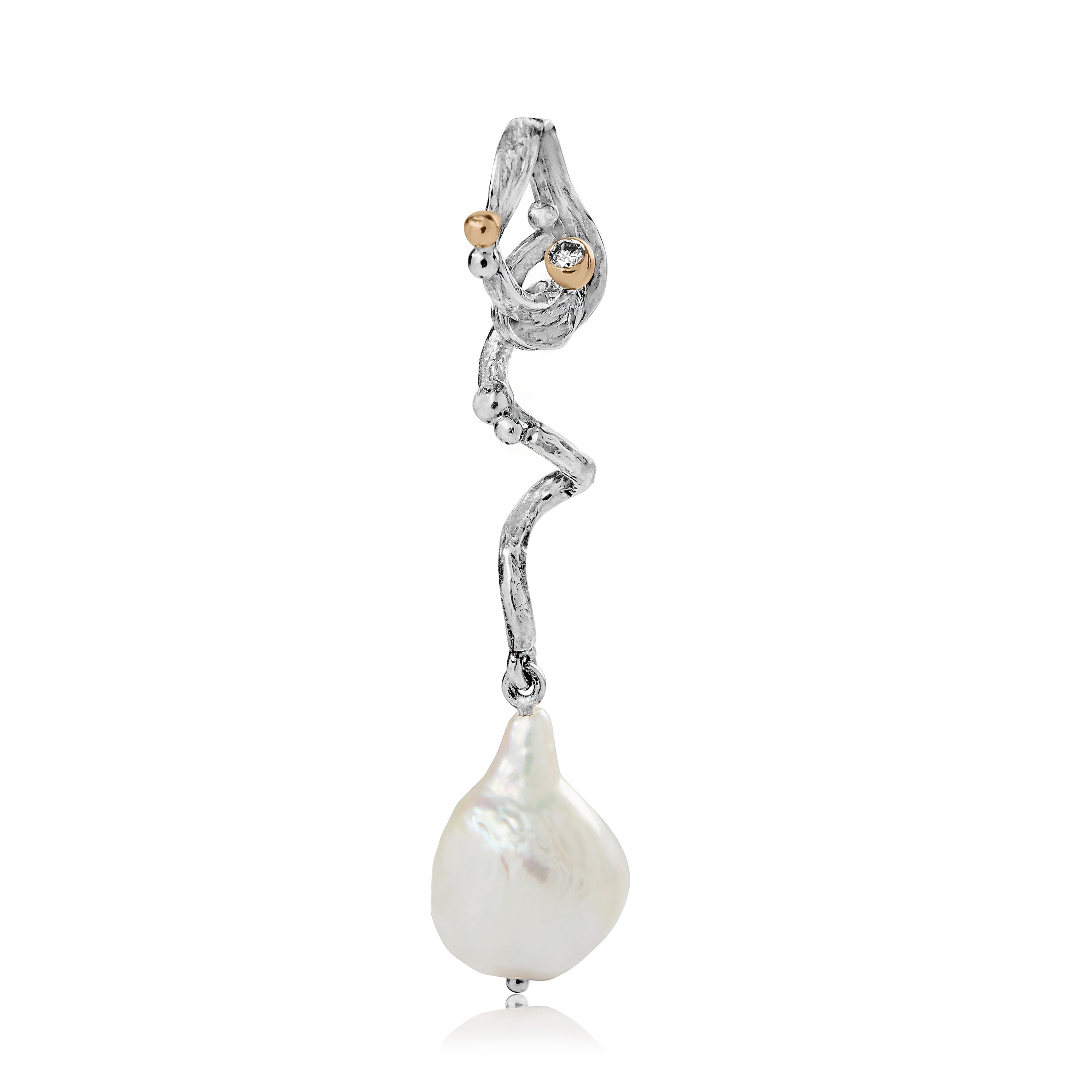 Kairy Albe Exquisite pendant with pearl and gold ball.