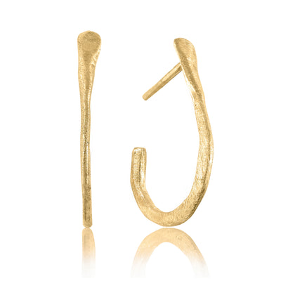 Nami Classic Stylish gold earrings.