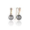 Obi Petit Vivere Timeless gold earrings with Tahitian pearls and diamonds.